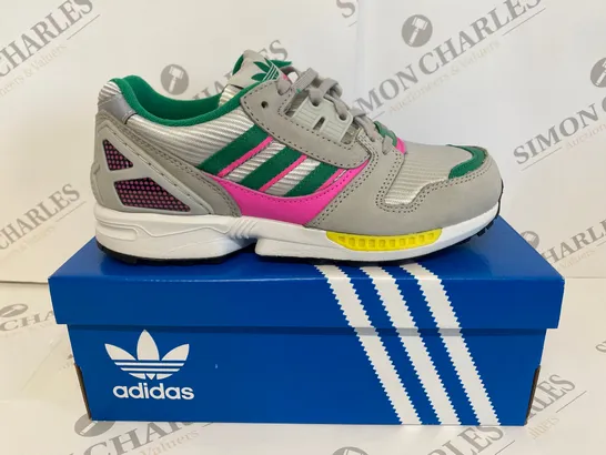 BOXED PAIR OF ADIDAS ZX 8000 TRAINERS SIZE 4.5