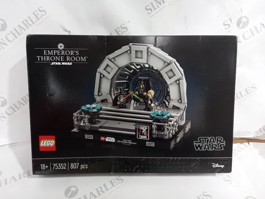 BOXED LEGO STAR WARS EMPERORS THRONE ROOM - 75352