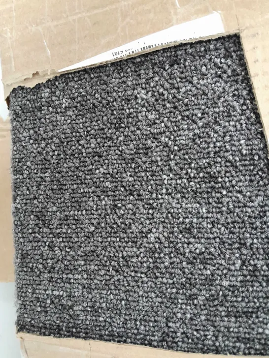 PACK OF 19 CARPET TILES 50 X 50CM