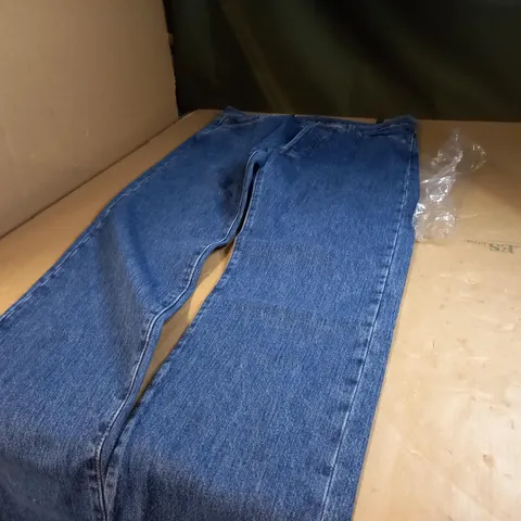 PAIR OF LEVI 501 JEANS SIZE 34 * 32