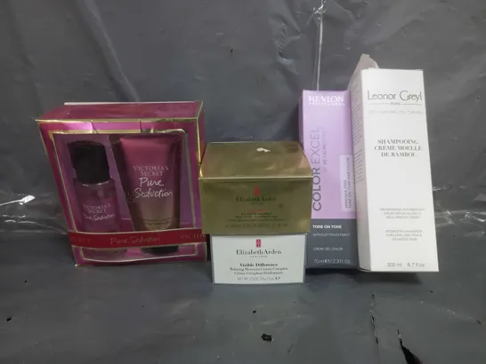 BOX OF APPROX 15 ASSORTED HEALTH & BEAUTY ITEMS TO INCLUDE - ELIZABETH ARDEN CERAMIDE CAPSULES , ELIZABETH ARDEN VISIBLE DIFFERENCE ETC - 