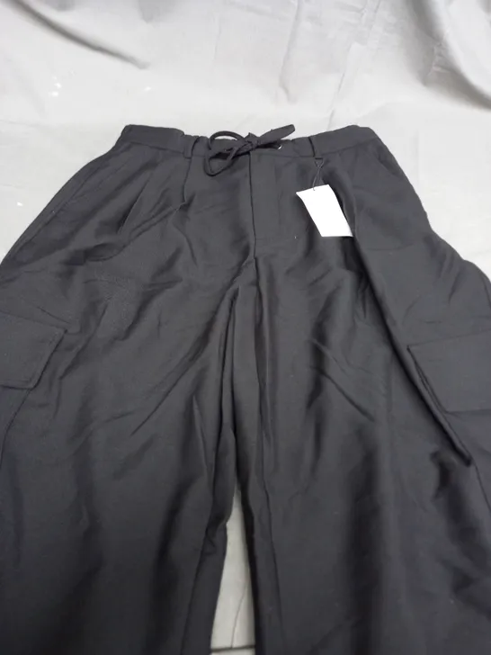 STRADIVARIUS BLACK TROUSERS CARGO - UK 14