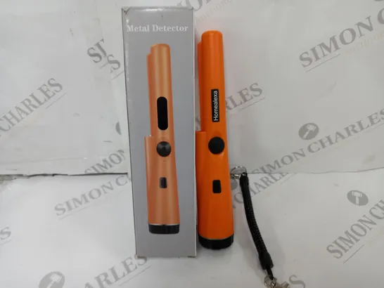 BOXED METAL DETECTOR IN ORANGE