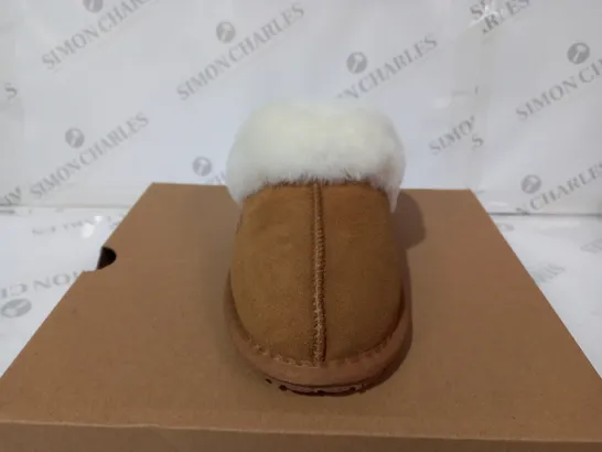 UGG FUR LINED TAN SLIPPERS SIZE 5