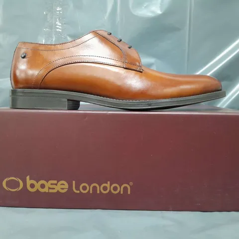 BOXED PAIR OF BASE LONDON LACE UP SHOES IN TAN UK SIZE 9