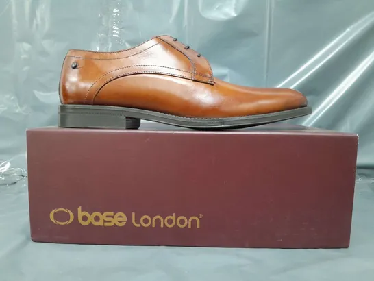 BOXED PAIR OF BASE LONDON LACE UP SHOES IN TAN UK SIZE 9