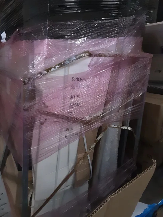 PALLET OF APPROXIMATELY 16 MIXED SHOWER GLASS