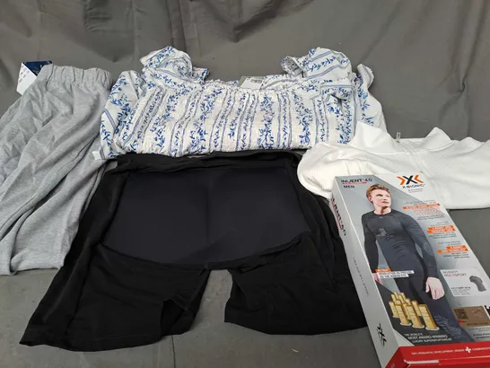 BOX OF APPROXIMATELY 25 ASSORTED CLOTHING ITEMS TO INCLUDE - TROUSERS , DRESS , T-SHIRT ETC