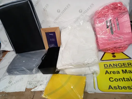 BOX OF ASSORTED HOUSEHOLD ITEMS TO INCLUDE: PERSONALISED PHOTO FRAME, ASBESTOS WARNING SIGNS, SOLEDI LAUNDRY BASKET ETC 