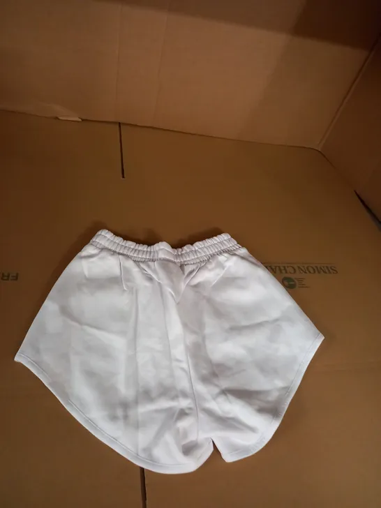 WOMENS GYMSHARK SHORTS SIZE XS IN WHITE 