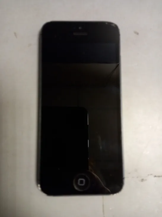 APPLE IPHONE 5 MOBILE PHONE GREY