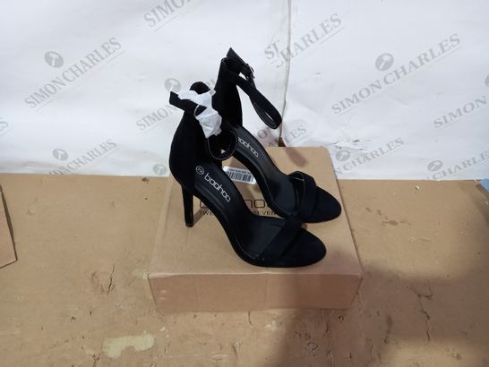 BOXED PAIR OF BOHOO BLACK HIGH HEELS SIZE 3