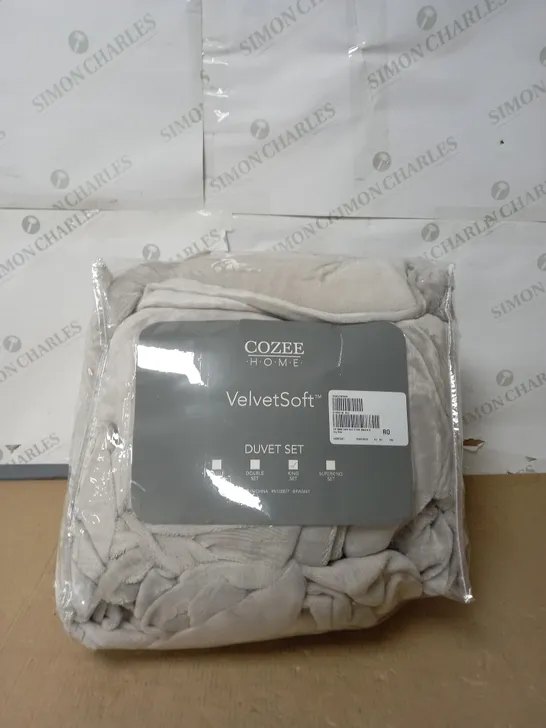 COZEE HOME ANIMAL EMBOSSED VELVETSOFT DUVET SET IN NATURAL - KING SIZE