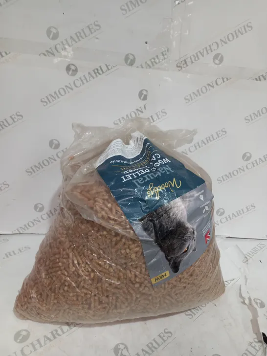 BAG OF NATURAL WOOD PELLET CAT LITTER