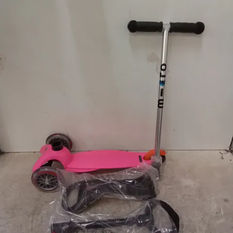 BOXED MICRO MINI 3 IN 1 CLASSIC TURN N TILT SCOOTER 