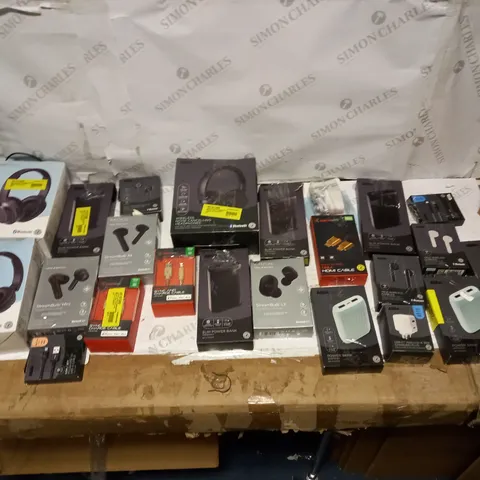 BOX OF ASSORTED ELECTRICAL ITEMS TO  INCLUDE; HEADPHONES, EARBUDS, POWERBANKS, AND CHARGERS ETC