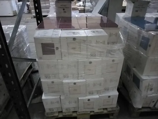 PALLET OF 96 BOXES OF 25 BRAND NEW BRIL VIOLET ASTUCE 20x20cm TILES - EACH PACK COVERS APPROXIMATELY 1M² (TOTAL APPROX. 96 Sq.Metres)