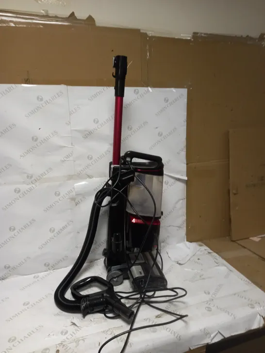 SHARK UPRIGHT VACUUM CLEANER NV602UKT