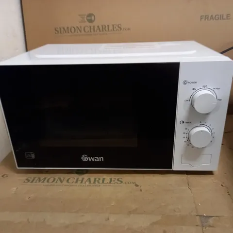 SWAN 700W MANUAL MICROWAVE