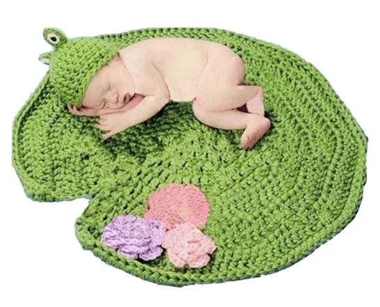 APPROXIMATELY 5 BRAND NEW CROCHET FROG DRESS UP OUTFIT WITH LILY PAD 