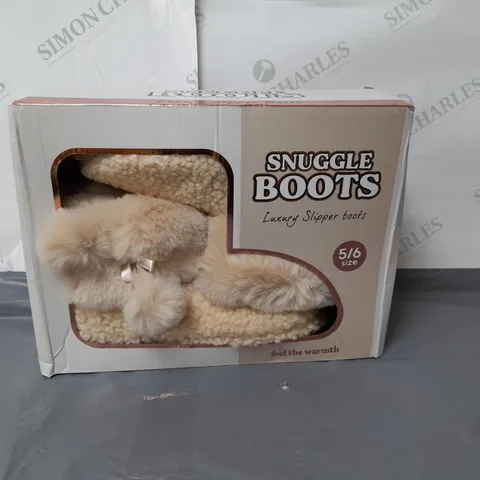 SNUGGLE BOOTS LUXURY SLIPPER BOOTS SIZE 5/6