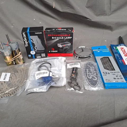  APPROX 20 ASSORTED CAR PARTS AND ACCESSORIES TO INCLUDE BOSCH, BIKE CHAINS AND BICYCLE LAMP