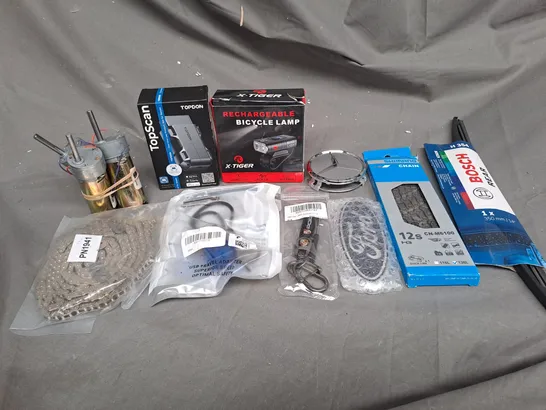  APPROX 20 ASSORTED CAR PARTS AND ACCESSORIES TO INCLUDE BOSCH, BIKE CHAINS AND BICYCLE LAMP