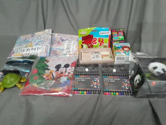 LOT OF ASSORTED TOYS AND GAMES TO INCLUDE COLOURING PENS, HOT WHEELS AND NICE CUBE