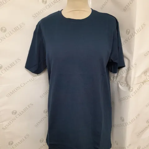 ALCOTT ESSENTIAL COLLECTION TSHIRT IN NAVY SIZE M
