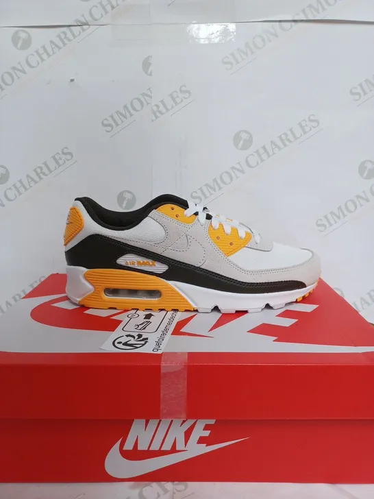 BOXED NIKE AIR MAX 90 IN WHITE & ORANGE - UK 6 