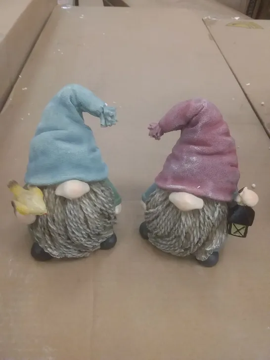 BOXED PAIR OF LED GNOMES FIGURES