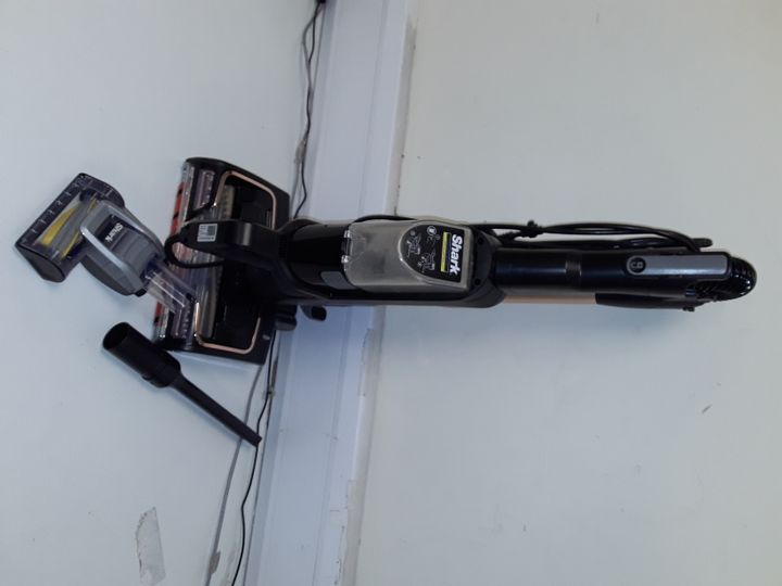 SHARK ANTI HAIR WRAP CORDED STICK VACUUM 3193612Simon Charles Auctioneers