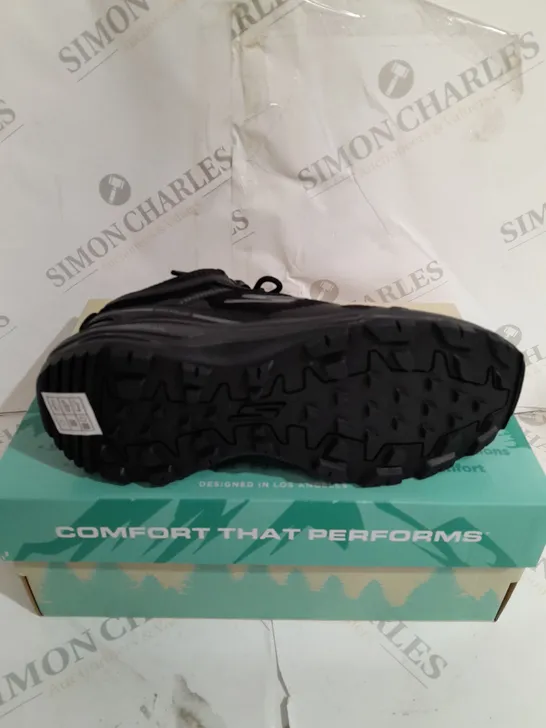 SKECHERS GOTRAIL BLACK TRAINERS - SIZE 3 1/2 