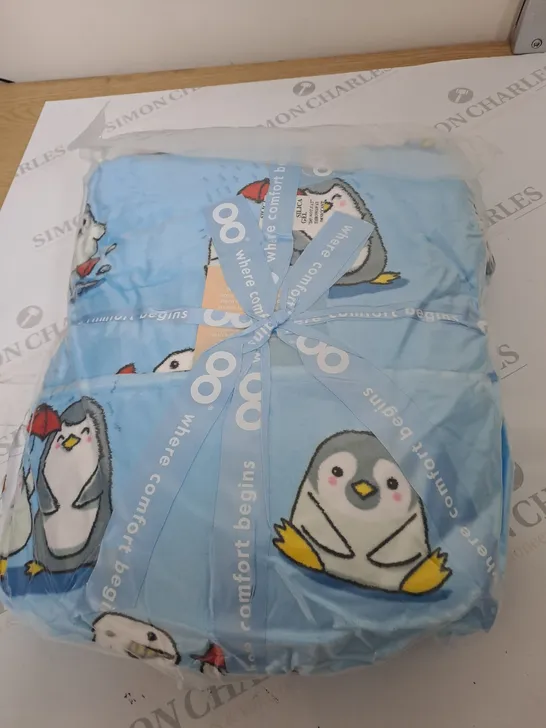 OO PENGUIN OODIE THROW 