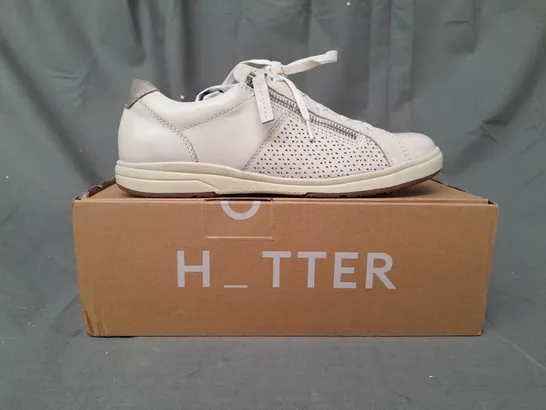 BOXED PAIR OF HOTTER SWIFT SHOES IN IVORY UK SIZE 5