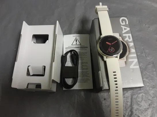 BOXED GARMIN VIVOACTIVE 5 HEALTH AND FITNESS GPS SMARTWATCH - WHITE