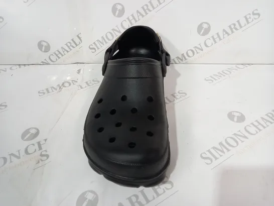 BOXED PAIR OF CROCS ICONIC COMFORT SLINGBACK CLOGS IN BLACK SIZE M8/W10