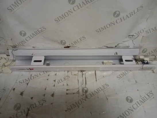 BRAND NEW 2FT BATTEN 240V LED FITTING (LPT218/20/SLN/X)