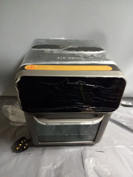 BOXED UNBRANDED AIR FRYER IN BLACK