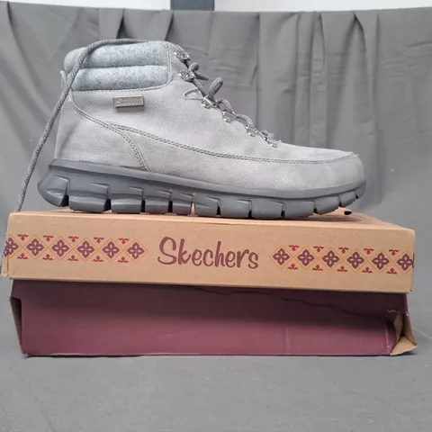 BOXED SKECHERS SYNERGY WARM TECH BOOTS, GREY - SIZE 7