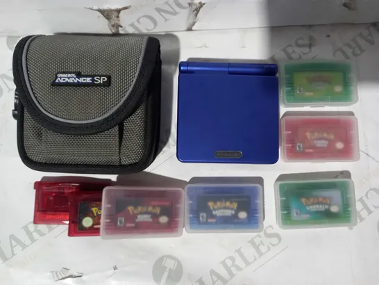 NINTENDO GAMEBOY ADVANCE SP AGS-001 IN BLUE WITH ASSORTMENT OF GAMES TO INCLUDE POKÉMN FIRE RED, POKÉMON LEAF GREEN, POKÉMON RUBY, ETC