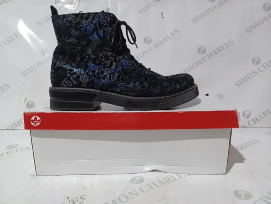 BOXED PAIR OF RIEKER LACE UP BOOTS IN DARK FLORAL SIZE 7.5