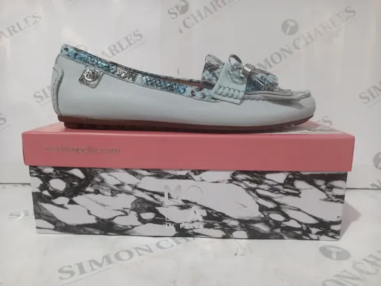 BOXED PAIR OF MODA IN PELLE ETHELIA LOAFERS IN LIGHT BLUE SIZE 6