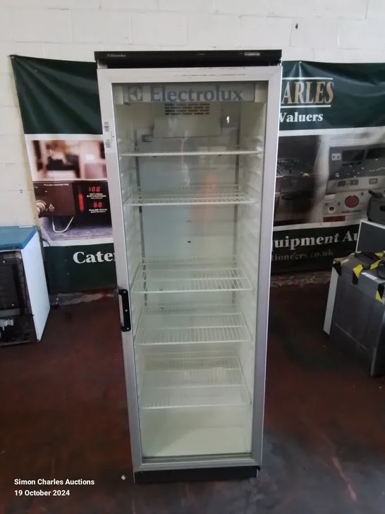 COMMERCIAL UNTESTED VESTFROST FKG 371 GLASS SINGLE DOOR UPRIGHT DISPLAY CHILLER 350 LITRES