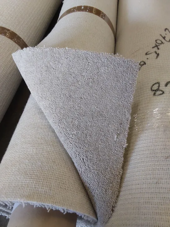 ROLL OF QUALITY DIM HEATHERS CARPET // SIZE APPROX: 5m X 2.68m