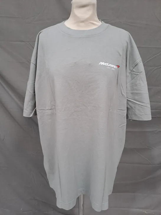 HOLLISTER MCLAREN FORMULA 1 MONACO T-SHIRT IN GREY SIZE LARGE