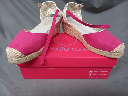 BOXED PAIR OF LA VIDA ROSA SHOES IN PINK EU SIZE 39