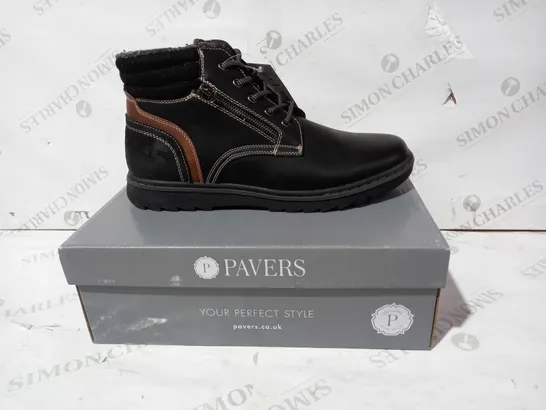 BOXED PAIR OF PAVERS LEATHER BOOTS IN BLACK UK SIZE 11