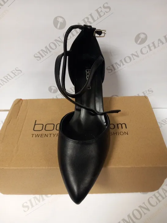 BOXED BOOHOO WIDE FIT HEELED POINTED BALLETS SIZE 6