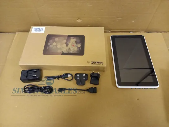 WHITE TOUCH SCREEN TABLET - BOXED WITH ACCESSORIES 